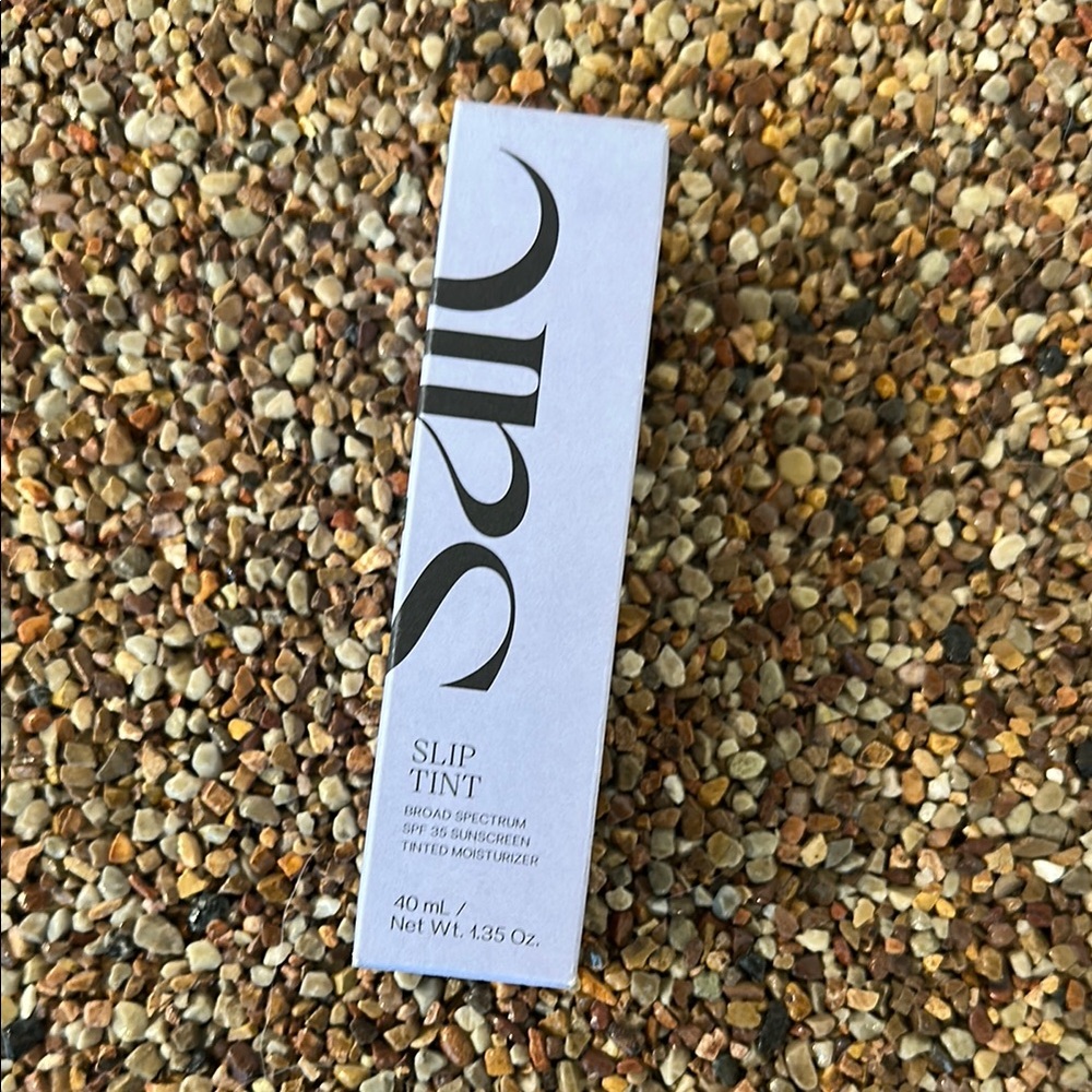 Saie Slip Tint Tinted Moisturizer